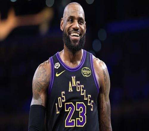 詹姆斯：迪倫哈珀非常出色，但他父親羅恩哈珀啥也不是