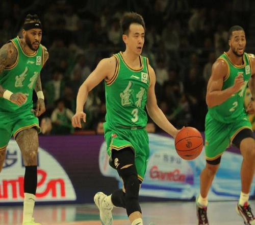 三喜臨門！CBA表揚趙繼偉，萊登榜上有名，叢明晨為母隊加油助威