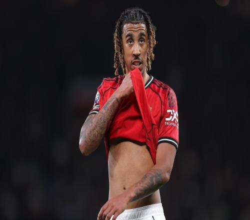 啊記者：約羅因傷未隨隊出征，曼聯五名中衛里四人將缺戰切爾西