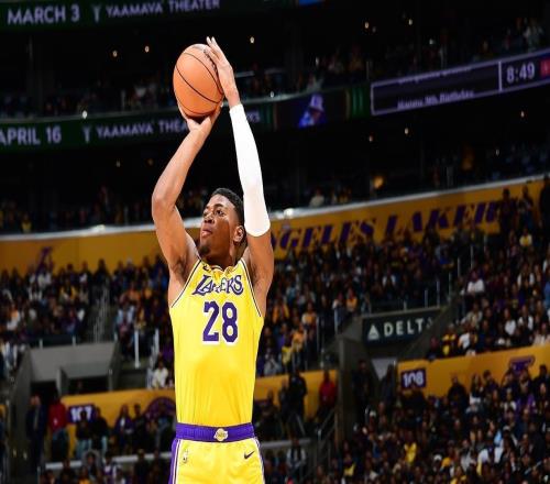 詹姆斯19分準三雙劃水肯納德27分暴走火箭這幫年輕人還是太嫩了