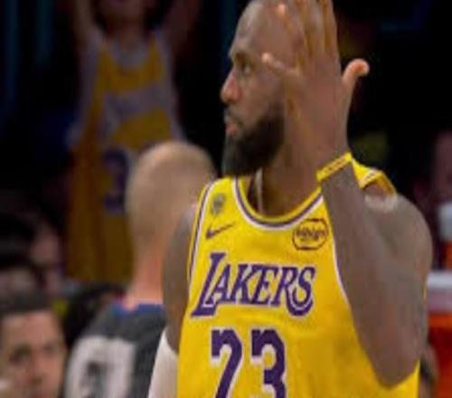 湖人1比0火箭：勒布朗比烏度卡像教練