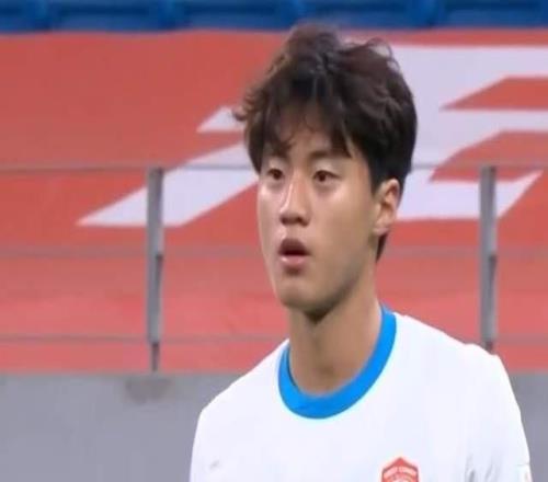 一戰成名！17歲“中超小楊希”首秀驚艷：2次送出關鍵傳球
