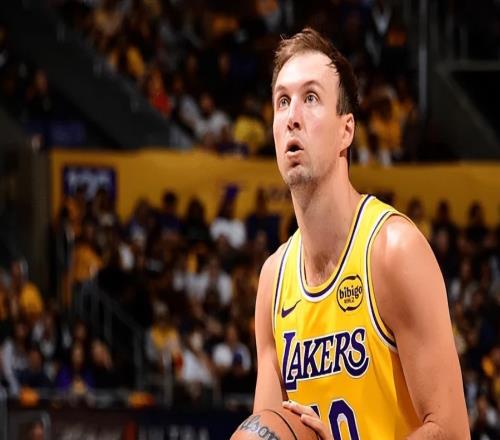 湖人3將身價暴漲！肯納德進攻天賦盡顯，艾頓統治內線，八村精準