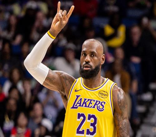 米切爾轟32+3+4+2無(wú)緣今日最佳！對(duì)不起，你碰到創(chuàng)紀(jì)錄的老詹了