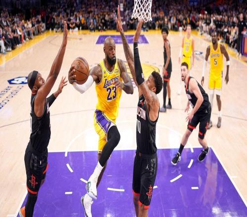 詹姆斯19+8+13創3大NBA歷史第1神跡，湖人掀翻火箭！肯納德5記3分