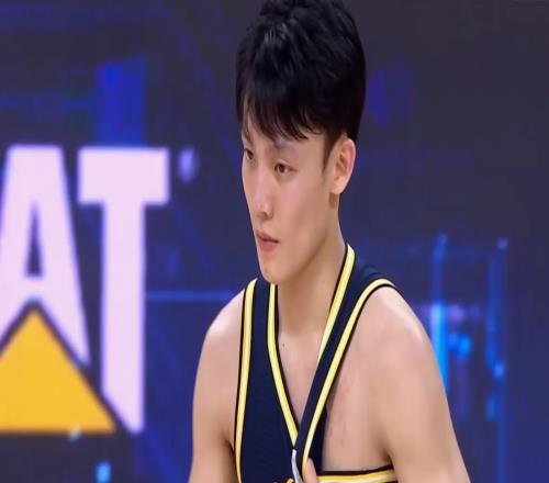 廣東3壞消息！徐杰身體疑似出問題，比跌出前4更棘手的麻煩出現了