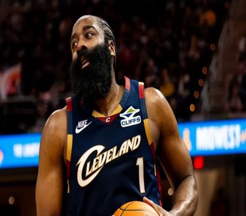 10！哈登22分10助！騎士大勝猛龍迎開門紅，裁判吹罰引爭(zhēng)議