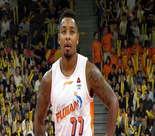 皮特森一戰(zhàn)封神！福建19分逆轉(zhuǎn)廣東！杜鋒沒(méi)苦硬吃，3人打成戰(zhàn)犯