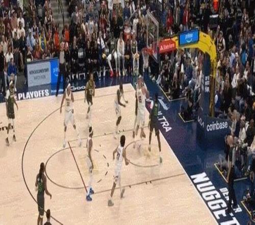 飛出底線！約基奇炸了！這不禁賽