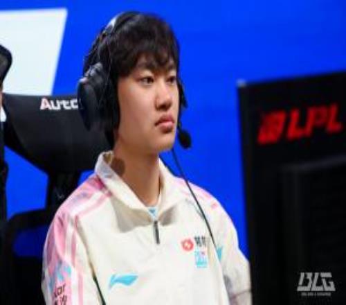 兩局勝利一次不死都超神！knight狀態(tài)神勇打出26214的恐怖戰(zhàn)績