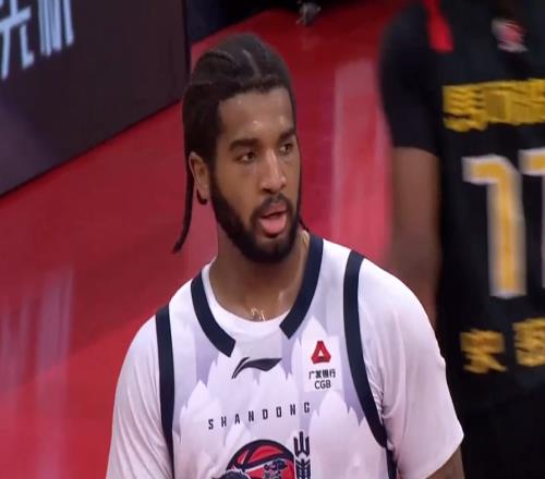 山東男籃爆冷擊敗深圳，5人獲得高評分，高詩巖缺席略顯尷尬
