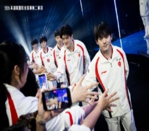 LPL發(fā)布TES賽后返圖：一往無(wú)前，恭喜TES豪取五連勝！