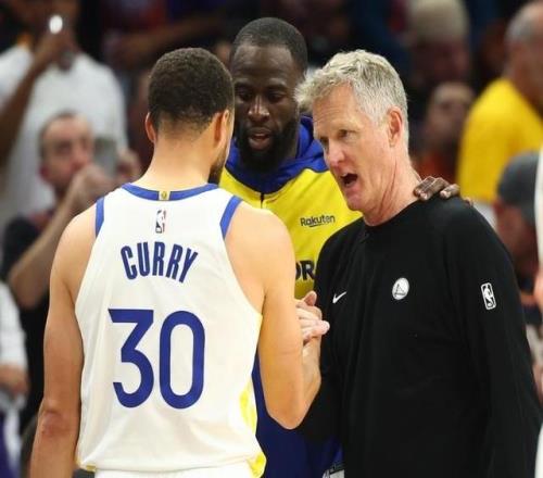 勇士休賽期生死抉擇！4大核心續約懸了，科爾去留定王朝命運