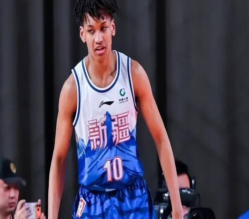 新疆打出最理想形態！大小外齊爆，齊麟+2小將拾巔峰，看著就爽！