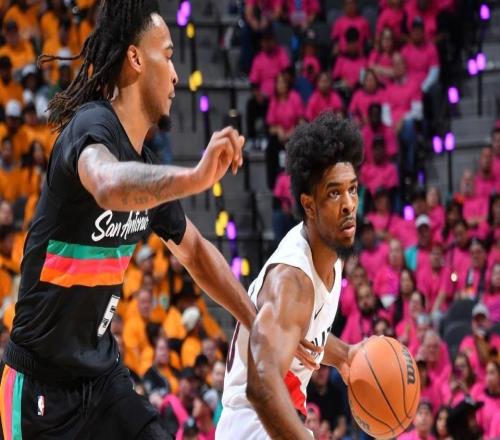 11198！文班亞馬35分，楊瀚森季后賽首秀，馬刺輕取開(kāi)拓者