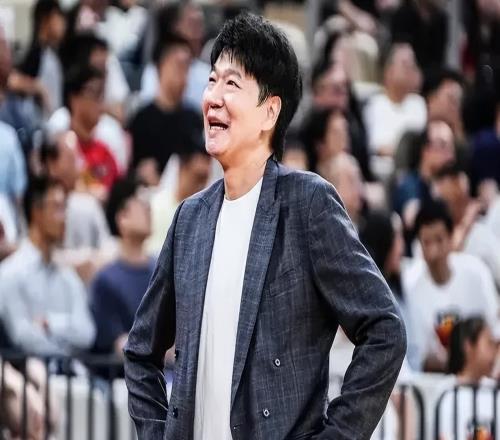 勝深圳發布會！邱彪再提團隊，慶幸賀希寧缺席，但季后賽難打！