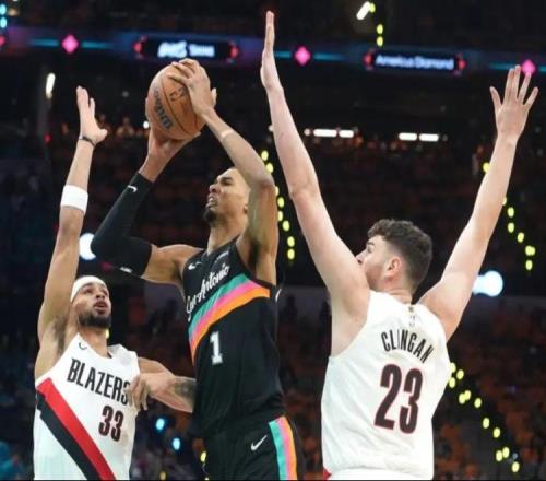 開拓者內(nèi)線完全限制不了文班亞馬！斯普利特應(yīng)該試試楊瀚森！