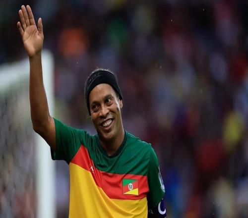 小羅凌晨進球首秀：巴薩8萬人熬夜吃香腸