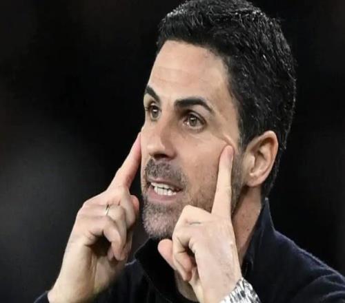 TA：戰曼城前槍手全隊參觀大本鐘，塔帥喊“這是我們的時間”