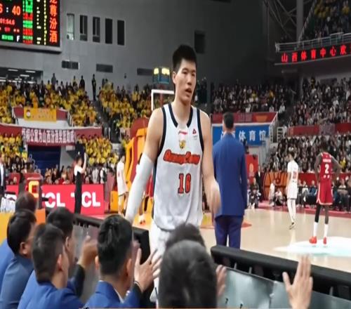 演過了焦泊喬，眼神防守低級走步，事后吊兒郎當(dāng)，這在報復(fù)杜鋒