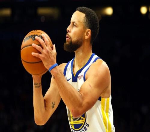 勇士隊內部人士：庫里目前合同剩1年6260萬美元，計劃今夏續約2年