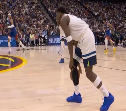 一條腿轟30分！愛德華茲真的拼了，森林狼追平比分！