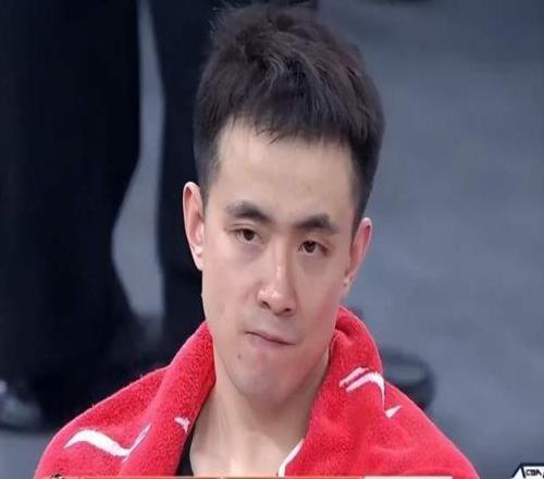 狂輸34分后，遼籃疑似內訌，趙繼偉發飆，2字耐人尋味，烏戈道歉