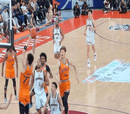 34分血洗四冠王！上海七人得分上雙，遼寧王朝黃昏