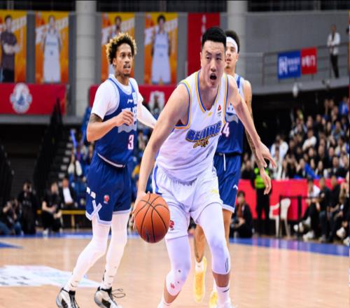 33歲老將高效砍8分9板3助，球迷：退役后去當助教，就教無球跑動