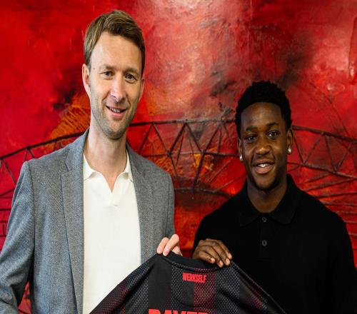 官方：勒沃庫(kù)森與18歲中場(chǎng)杰里邁亞門(mén)薩續(xù)約至2031年