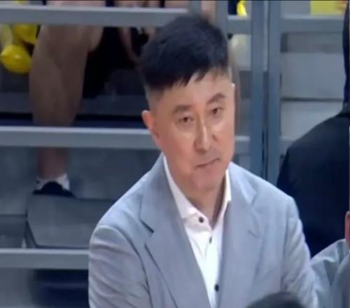 媒體人：杜鋒執教實力國內第一檔，球迷：把6名新老國手用廢了