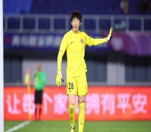 牟鵬飛神奇三連撲！拉唐3秒3射無功，半場零封申花，獲評9.0分