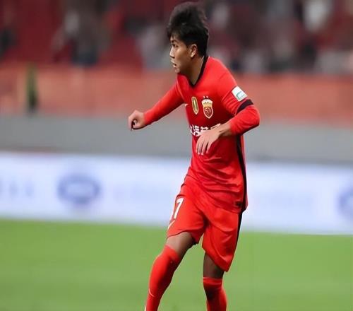 喜訊！大連英博中鋒位置迎來久違強援復出，21歲的他已進過國足