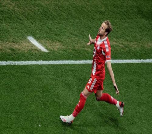 20！凱恩44戰52球，迪亞斯壓哨建功，豪取8連勝，拜仁劍指4冠王