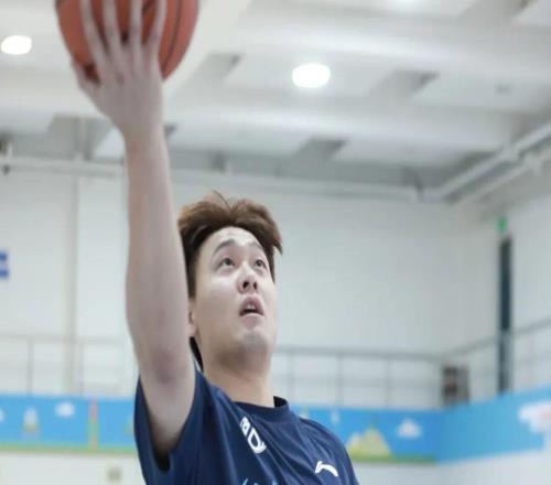 CBA男籃動態更新！帶來北京男籃趙睿、新小外援，廣東男籃新大外援以及遼寧男籃哈維的最新消息