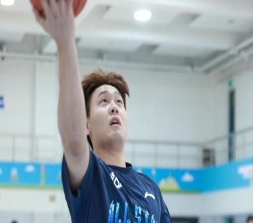 完整陣容要來了！北京裁掉貝利正式注冊(cè)新外援阿隆德斯威廉姆斯