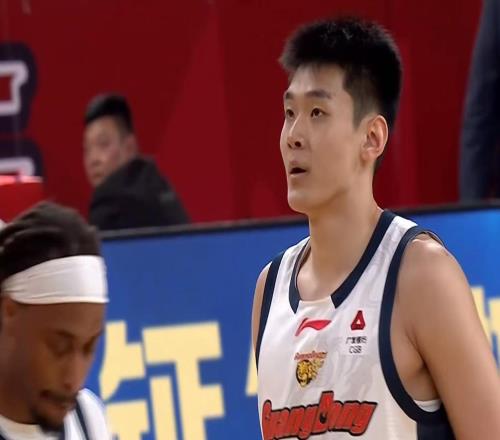 比徐昕更慘！廣東男籃離隊(duì)第一人曝光，男籃國手打成二流中鋒！