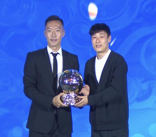 隨著海牛02完敗申花，英博5連勝，中超最新積分：2隊爭冠4隊保級