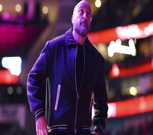 三分6投0中！火箭替補(bǔ)雙射，一場(chǎng)打沒(méi)身價(jià)杜蘭特被拖入包夾泥潭