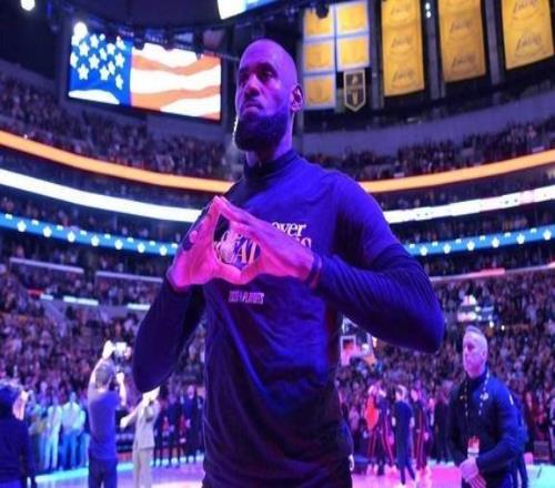 詹皇打服名記！曾偷偷準備老詹退役稿，如今詹皇帶隊20領先火箭