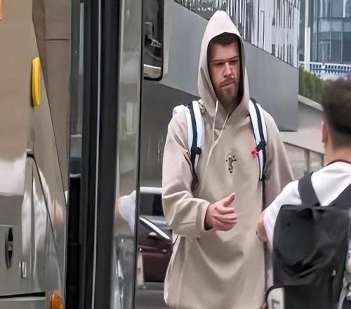 麥考爾不去福建原因曝光：他家有喜事，全隊送祝福，杜鋒很人性化