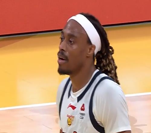 壓哨勝出，麥考爾雙喜臨門！