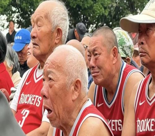 火箭03絕境，主帥烏度卡賽后甩鍋，怒批球員“你們該長大”！