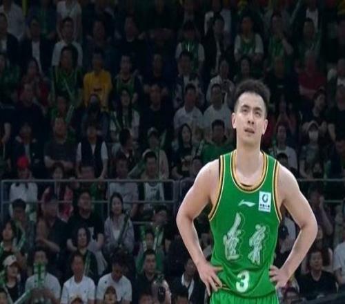 趙繼偉：這個(gè)賽季球隊(duì)和前幾年不一樣希望季后賽能打得更好