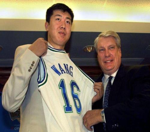 王治郅入選名人堂，中國籃協發聲！字字不提姚明，句句戳中他心窩