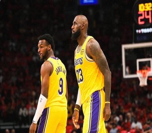 老詹29+13連創(chuàng)歷史第一，湖人5大喜訊因禍得福！2年1100萬撿大漏