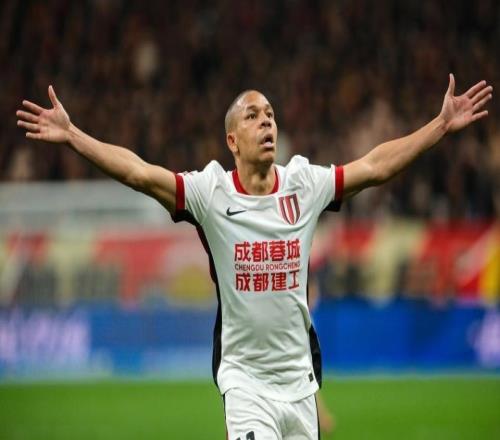 成都姆巴佩擋不住！斷球反擊一條龍，6場連造7球，汪士欽“送禮”