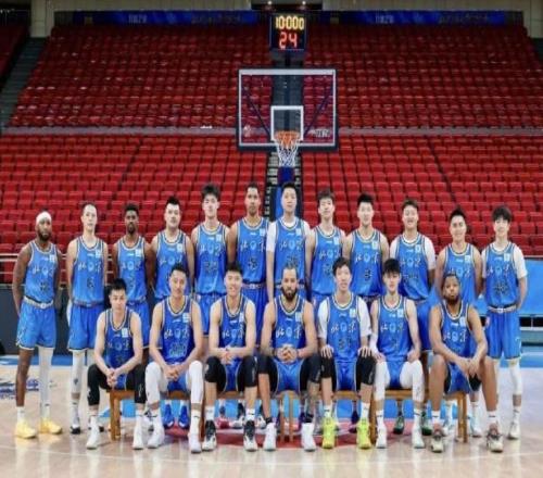 周琦：季后賽很殘酷，無論外界如何猜測都要在比賽中寸土必爭