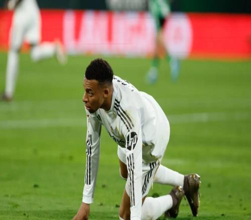 馬卡：皇馬陷前所未有困局，國家德比列隊致敬或見證巴薩奪冠