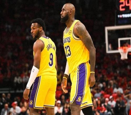 我擦！三分絕平，老詹可真是硬，40了吧！